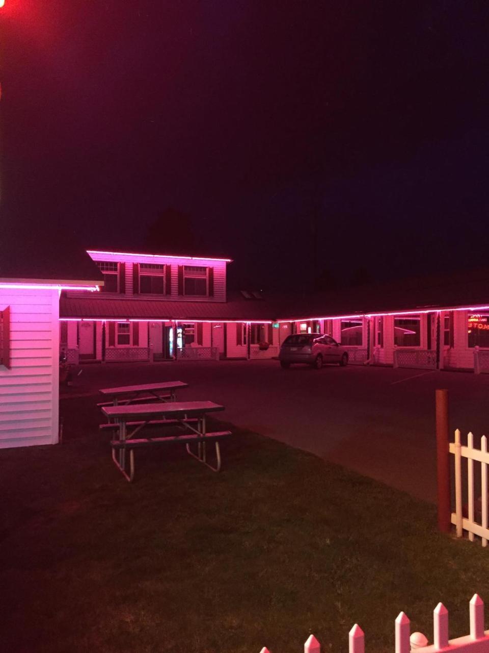 Trail Riders Motel Granby Ngoại thất bức ảnh